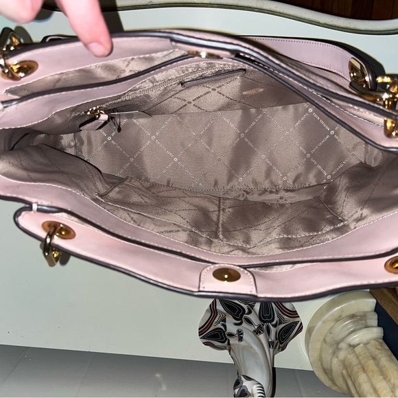 NWT | Trisha Large Pebbled Leather Shoulder Bag!! - Picture 8 of 14